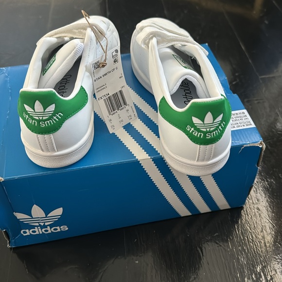Addidas Stan Smith children’s size 2.5. New with tags - Picture 3 of 5